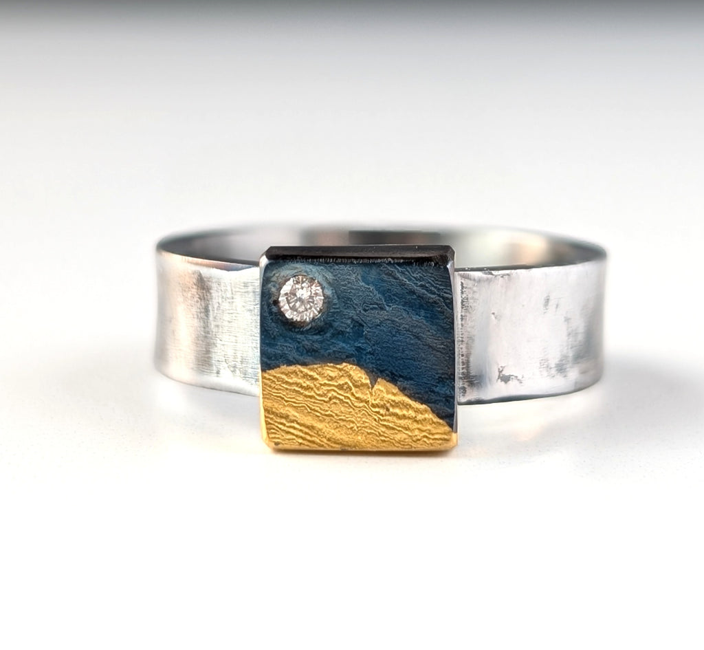 Ascending Diamond Moon in Patinated Damascus Band
