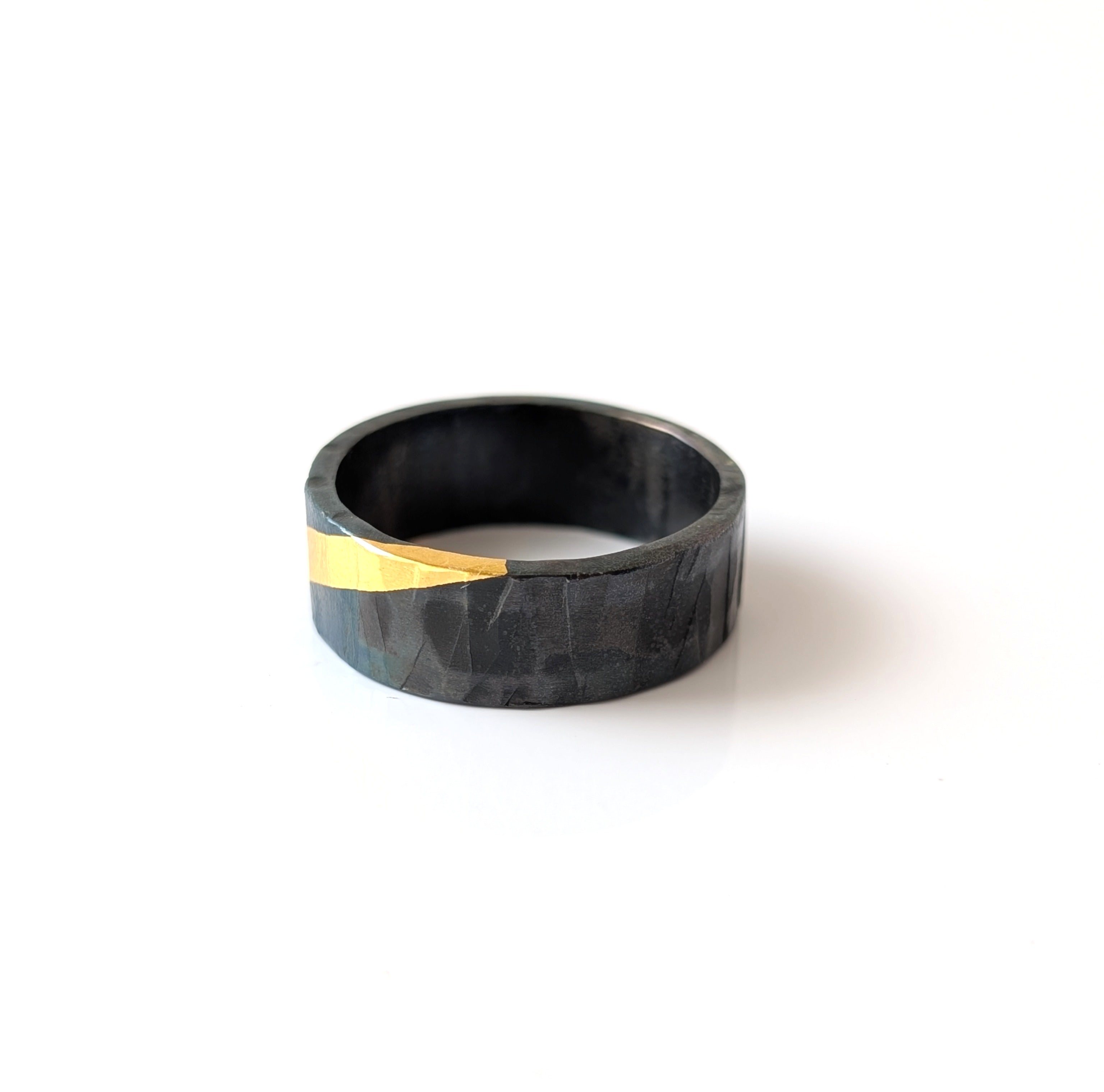 Distinguished 24k Gold Stripe Textured Hammered Band