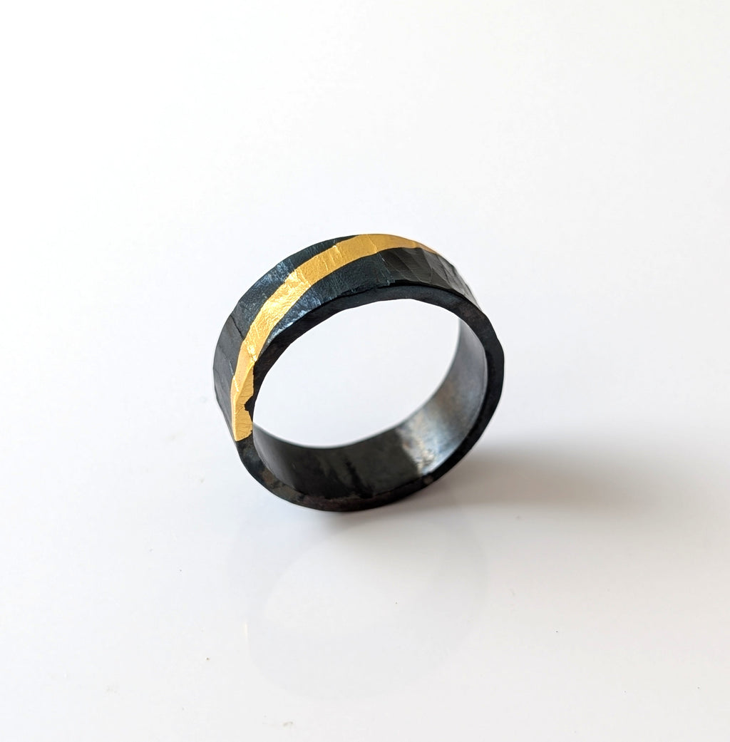 Distinguished 24k Gold Stripe Textured Hammered Band