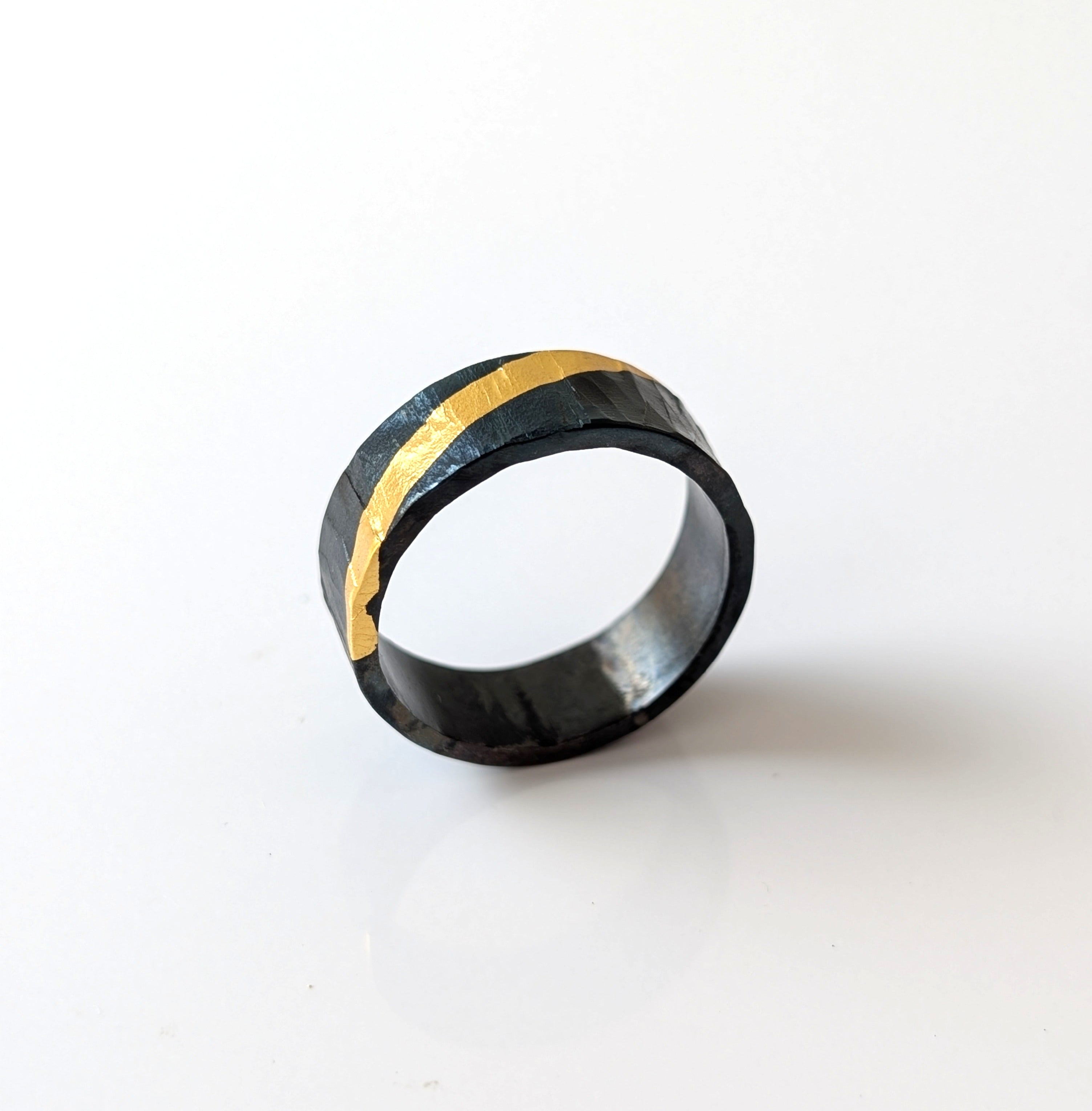 Distinguished 24k Gold Stripe Textured Hammered Band