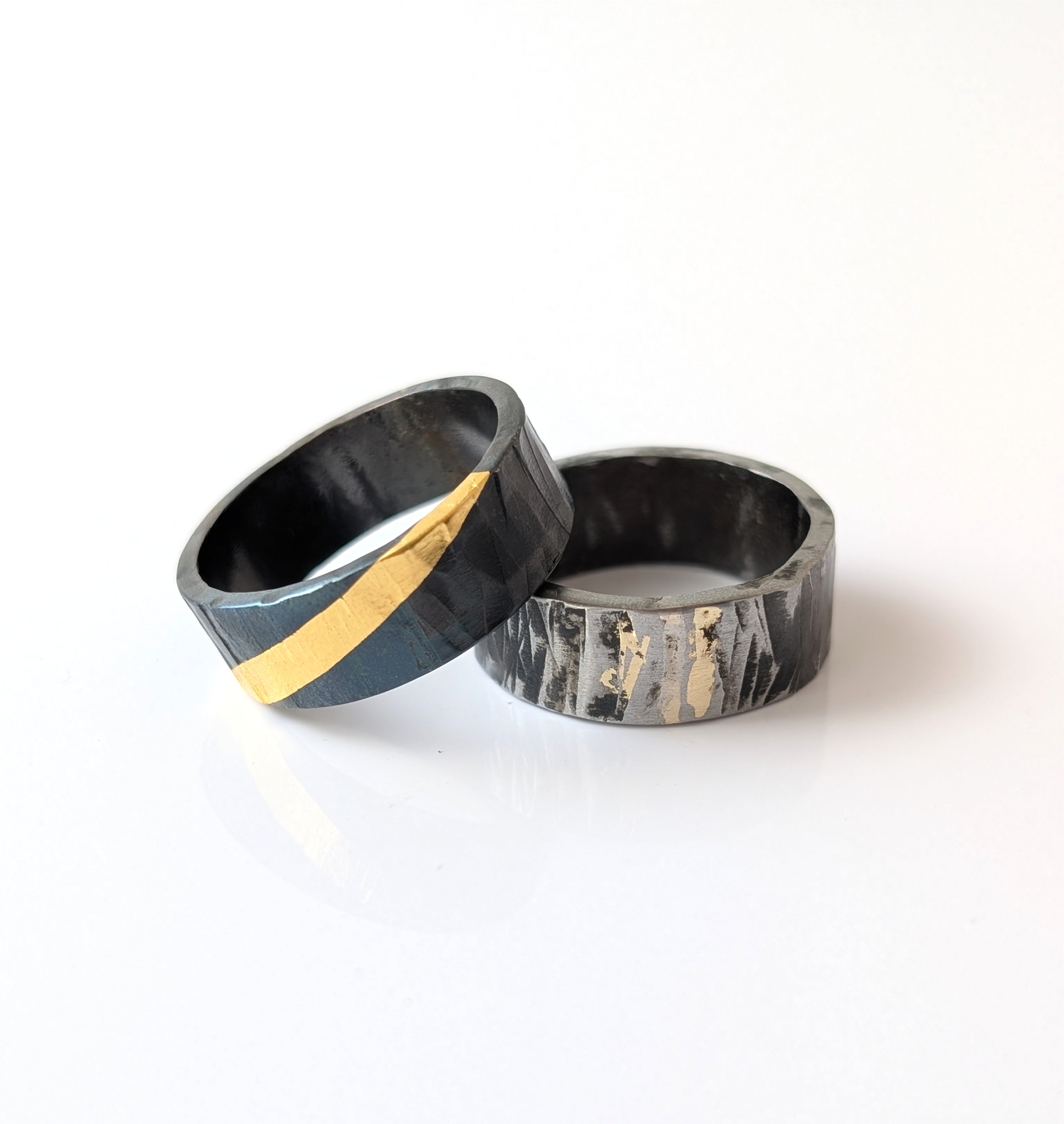 Distinguished 24k Gold Stripe Textured Hammered Band